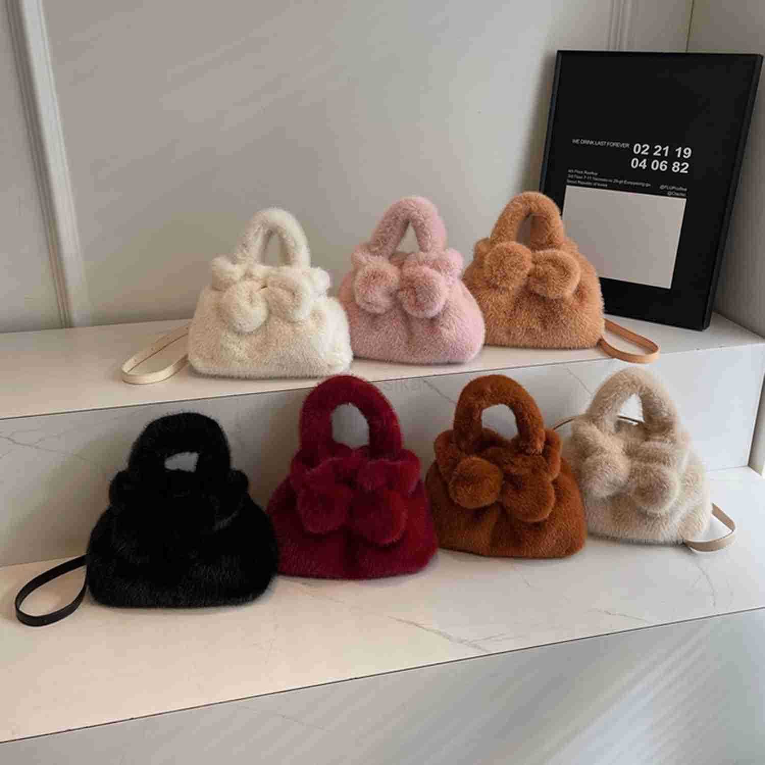 Soft Plush Shoulder Bag for Women Fluffy Handbag Cute Fuzzy Crossbody Bag Furry Top Handle Bag Elegant Satchel Bag M250912