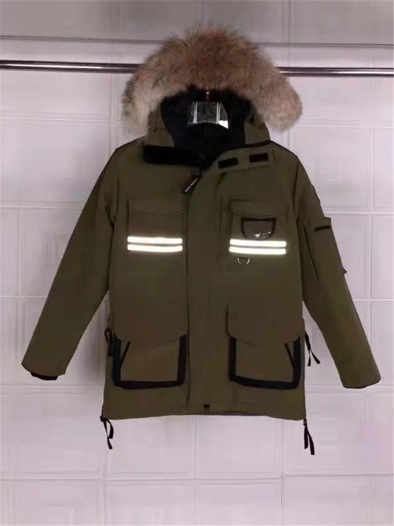 Designer Down Parkas Snow Mantra puffer Jackets Men Winter Coats With Real Coyote Fur 80% Down Fill Parkas Zipper windbreaker down coat