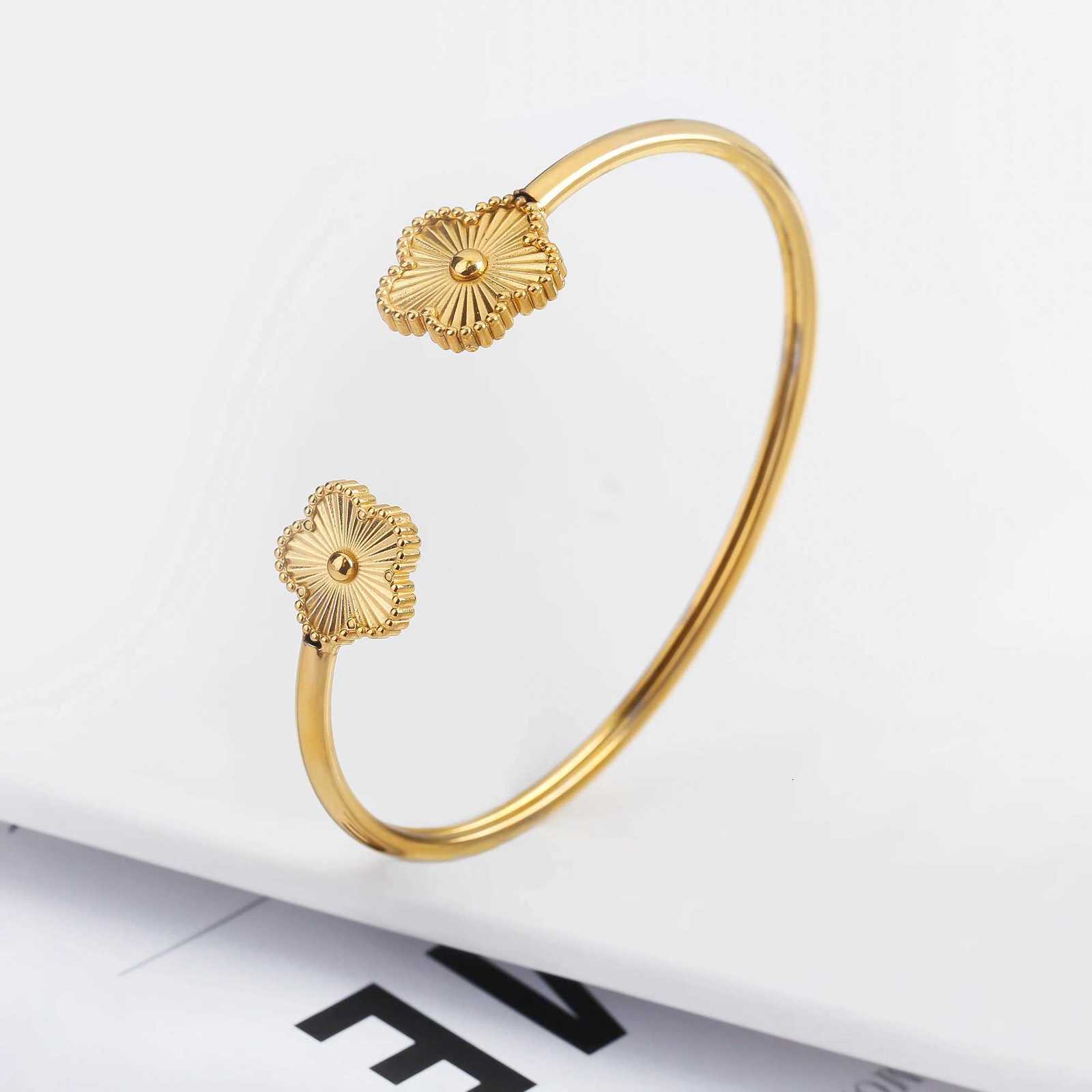 Classic Stainl Steel Metal Flower Charm Bracelet for Wen Simple Style Bracelets Rustproof Wrist Jewelry Gift Party S250912