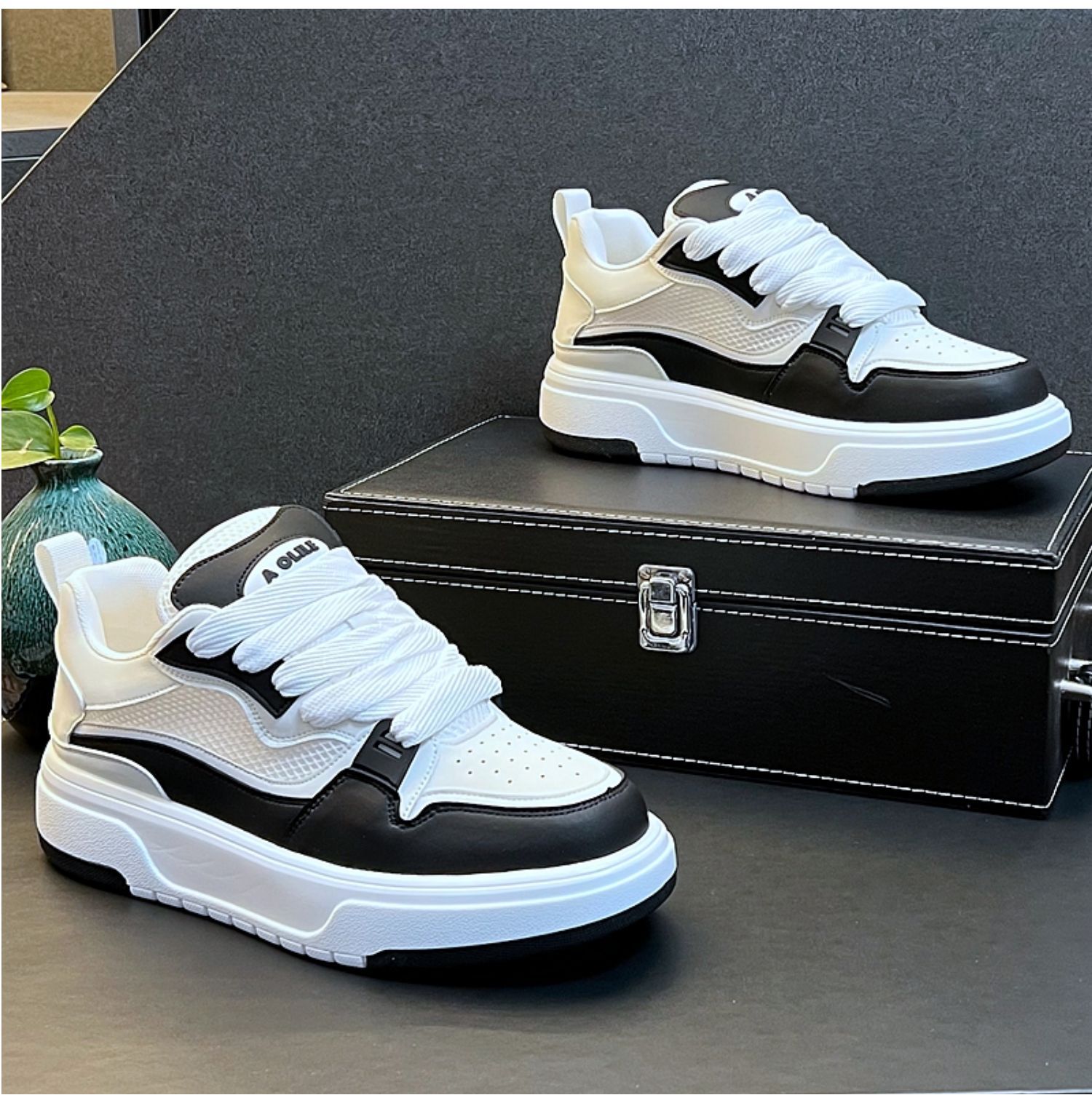 Designer Shoes Men's Shoes 2025 Summer Breathable Mesh New sporty Casual shoes Fashionable and Versatile thick-soled sneakers Men's white sn