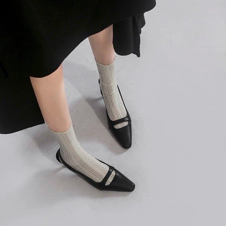 2025 Autumn New French Retro Thin Heel Bareback Low Heel Shoes Light Luxury Elegant Pointed Design Women's High Heels Designer Shoes