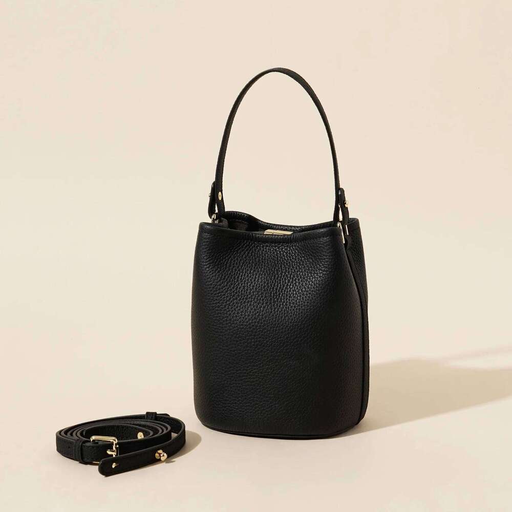 Head Layer Cowhide Handbag New Women Genuine Leather Niche Light Simple Leisure Lightweight Shoulder Bag