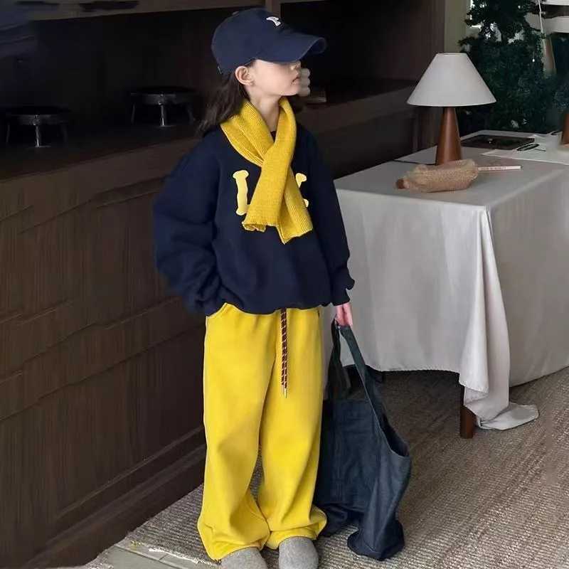 Sweatshirt Set Top Pants 2Piece Fleecelined Childrens Clothing Girls Autumn Winter Suit Girl Outfits Korean Kids Clothes C250912