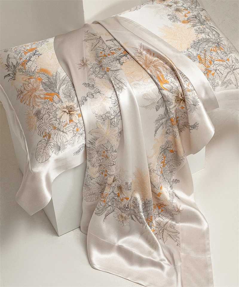 4Pcs King size 22mm Luxury Mulberry Silk Bedding Set 100Nature Silk Duvet Cover set Flat Bed Sheet Pillowcases C250912