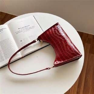 Fashion women's Korean version small fresh armpit bag crocodile pattern retro personality single shoulder handbag wholesale new casual fashion tr