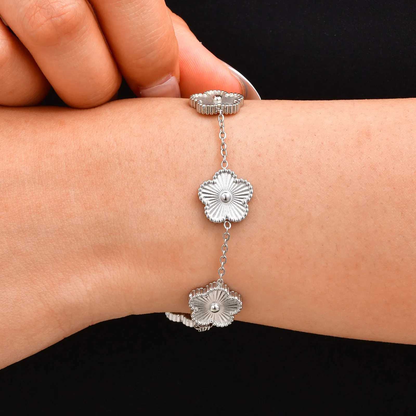 Vnox Stainl Steel Colorf Cute Hand Bracelet For Wan Fashion Five Flower Lucky Jewelry Accories Gift To Her S250912