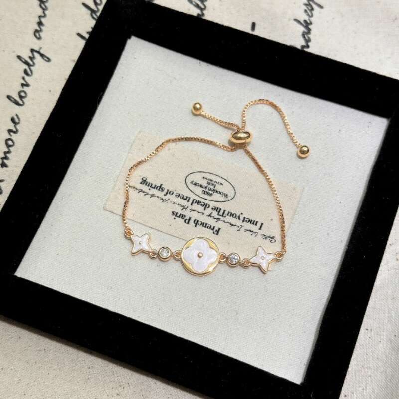 Charm Bracelet Designer for women Luxury Bracelets jewelry Copper plated with 18K gold High quality fashion charms hand Chain Holiday and vacation gif