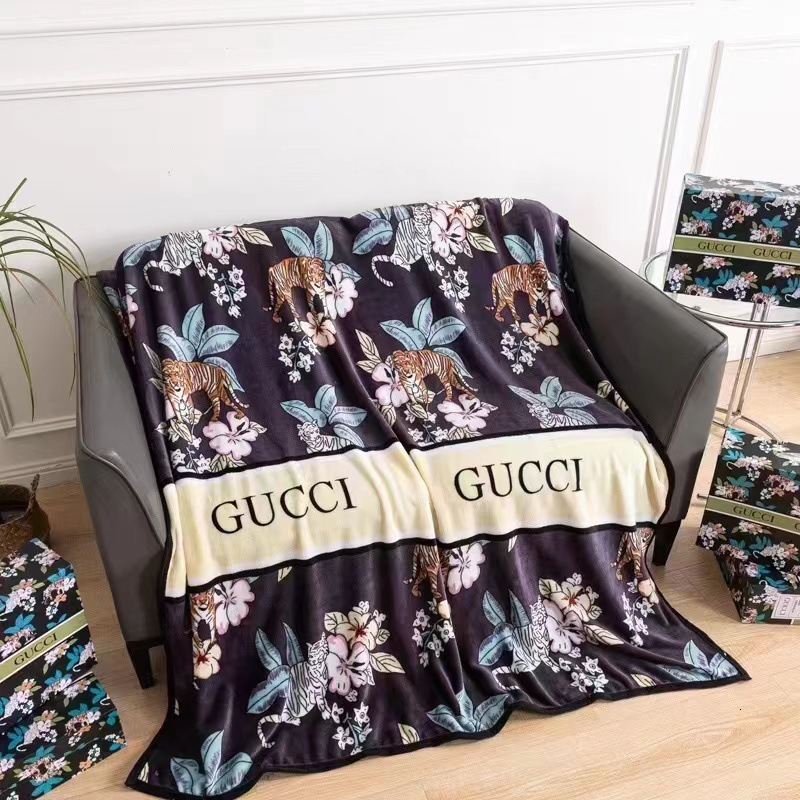 Flannel Trendy Brand Office Leisure Nap Air Conditioning Throw Blanket
