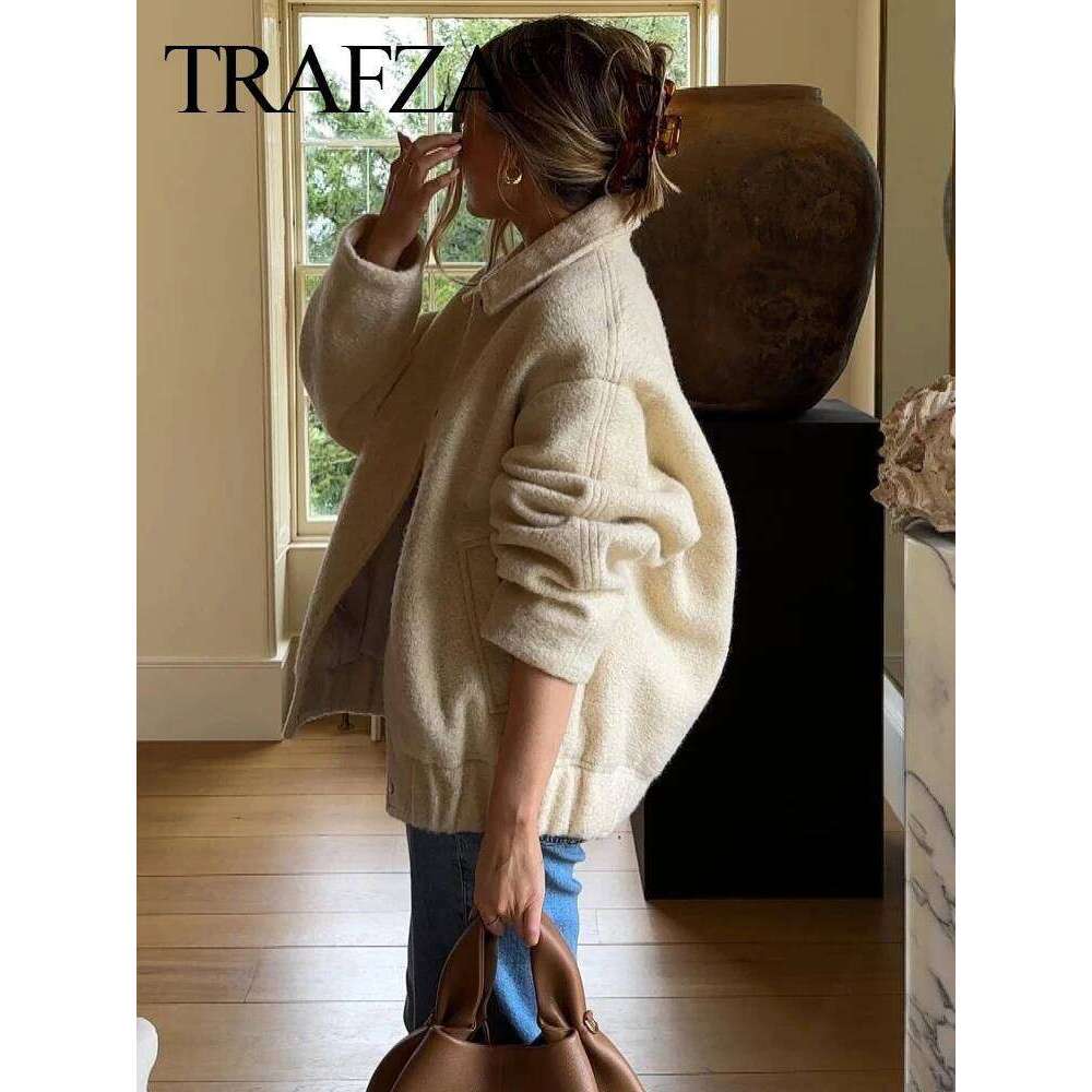 TRAFZA Fashion Women Lamb Woolen Jacket 2025 Vintage Long Sleeves Lapel Pocket Loose Fleece Overcoat Lady High Street Outerwear