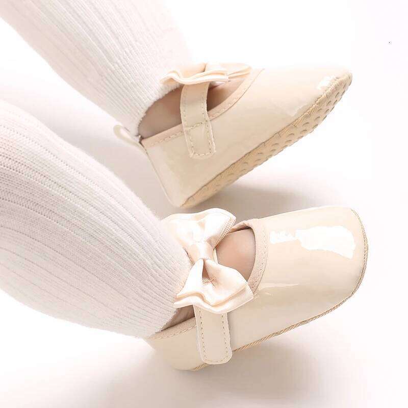 Spring and Autumn Baby Fashion Sweet Princess Versatile Comfortable Rubber Sole Anti slip Walking Shoes