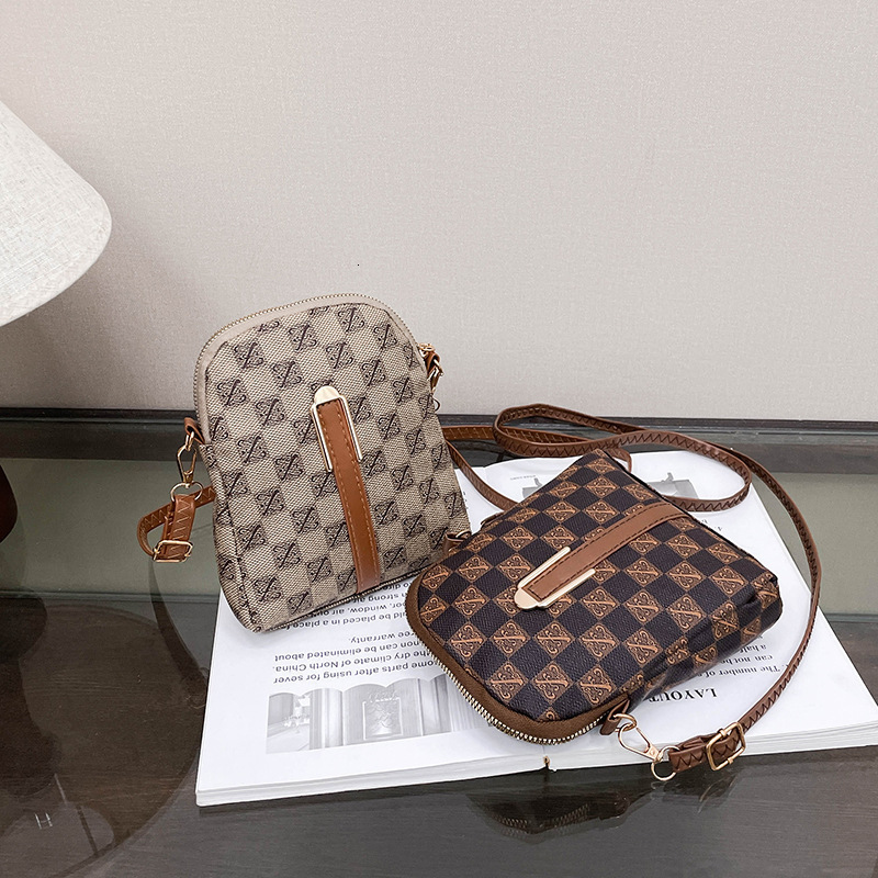 Textured Printed Luxury Bag Pattern Free Shipping Winter New Fashion Trendy Designer Bag Simple Vertical Crossbody Phone Shoulder Small Square Bag