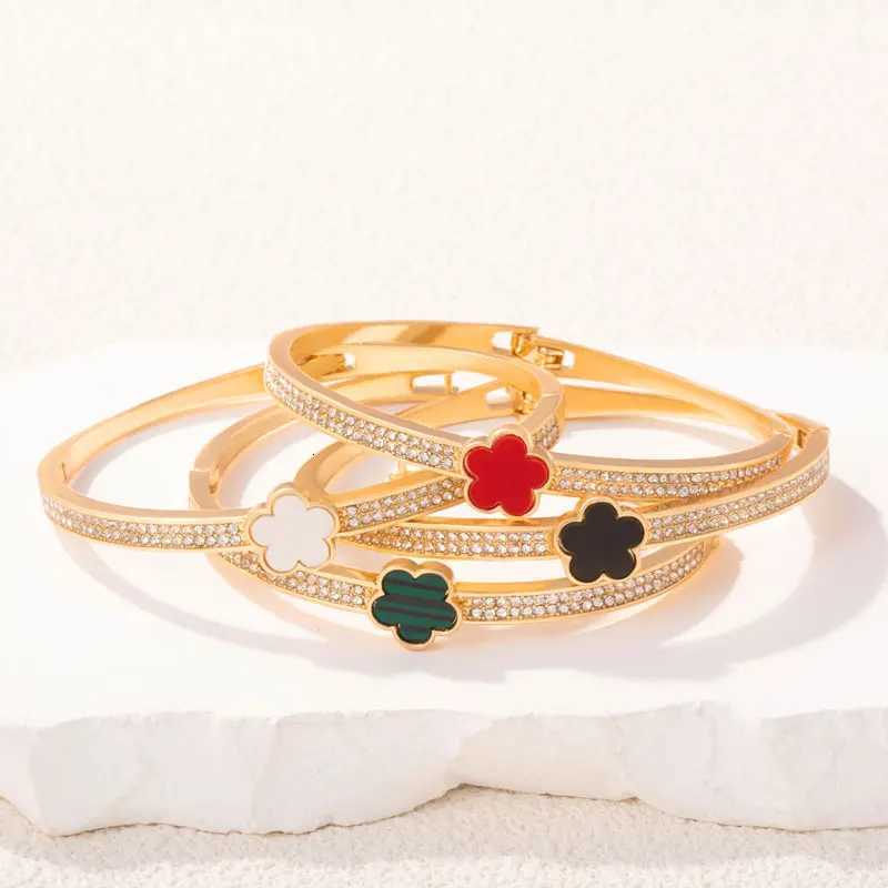 High Quality Inlaid Zircon Hot Selling Plum Bloss Plant Five Flower Bangle Bracelet for Wen Lucky Jewelry Gifts S250912