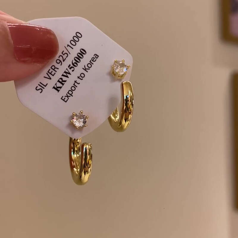 gold Simple Style C-shaped Micro-inlaid Zirconia Autumn Winter Exquisite High-end Glossy Geometric Earrings