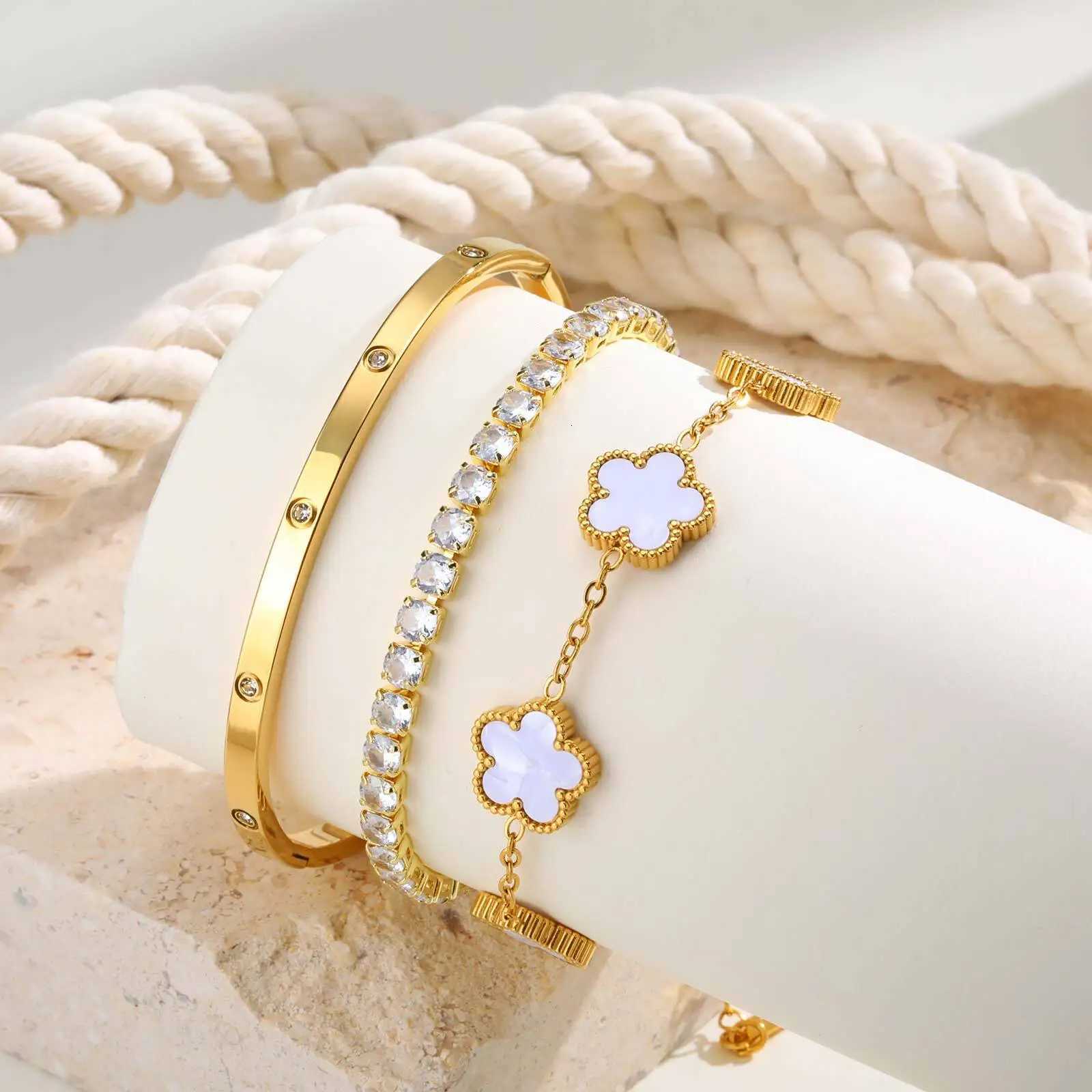 Cubic for Wen Adjustable Luxury Tennis Flower Zirconia Bracelet Bracelets Stackable Friendship Gift S250912 SA998