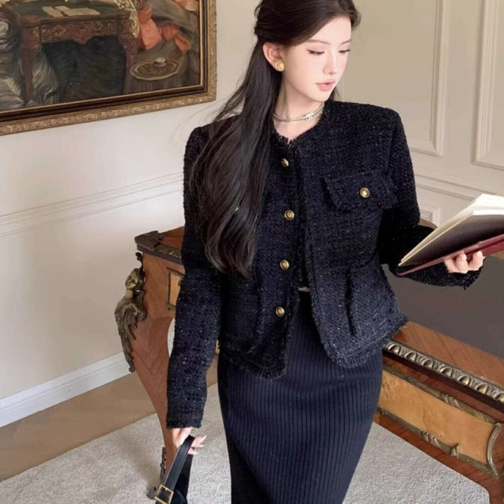 DHEssentials Red Quilted Chanel-Style Short Coat for Women 2025 Autumn Winter New French Socialite Tweed Woven Thickened Top