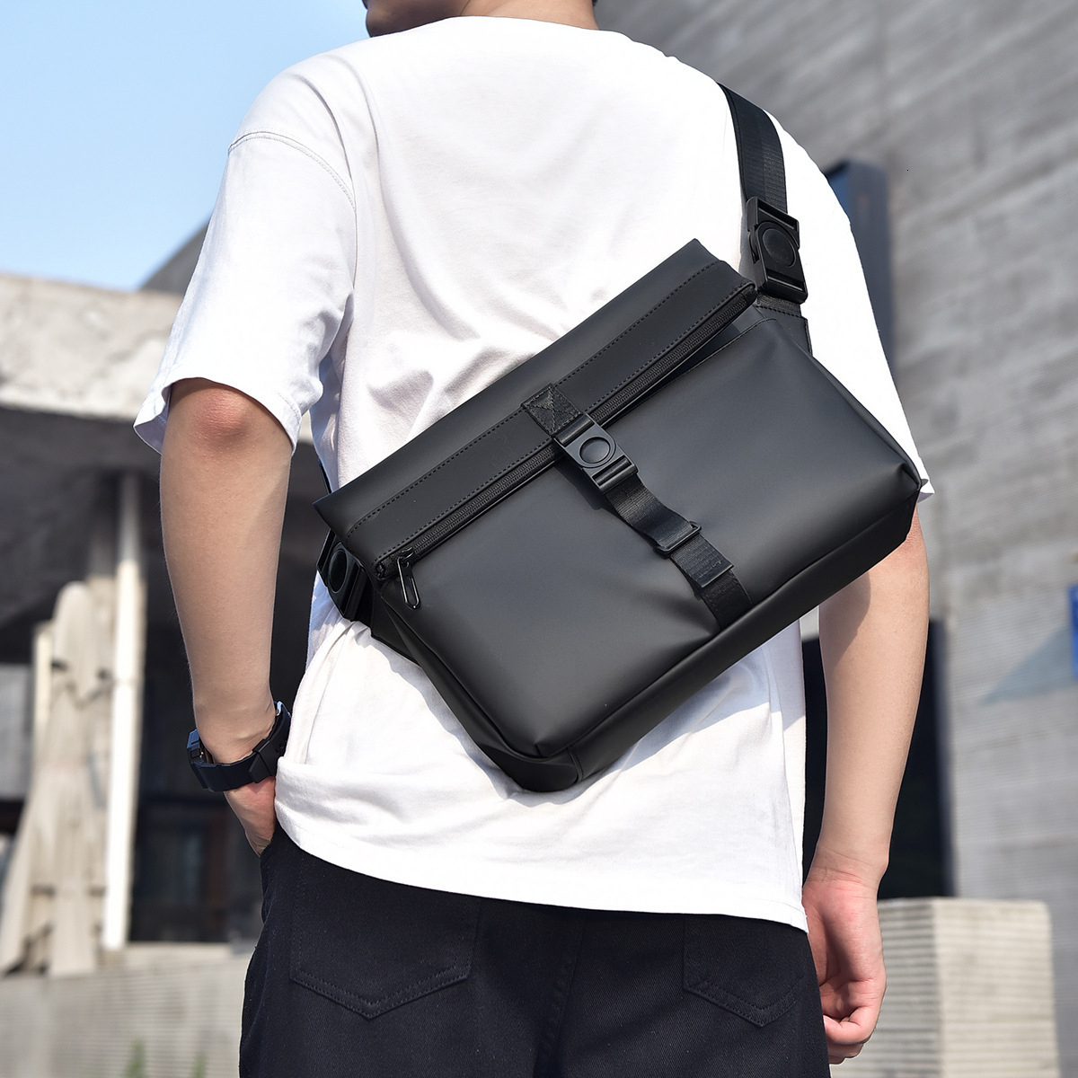 Luxury Bag Free Shipping Crossbody Bag Men Fashionable Single Designer Bag Shoulder Business Casual Large Capacity Backpack Messenger Sports Bag New C