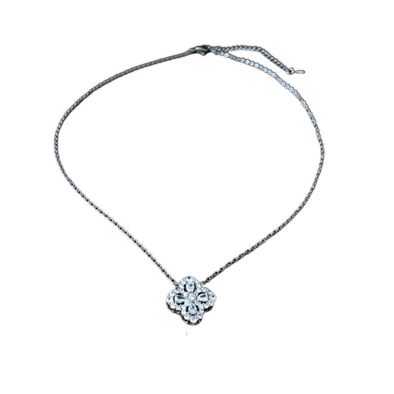 Sier Needle Zircon Flower Hollow Simple Fashionable Elegant Clavicle Chain Versatile Light High-end Sense Necklace