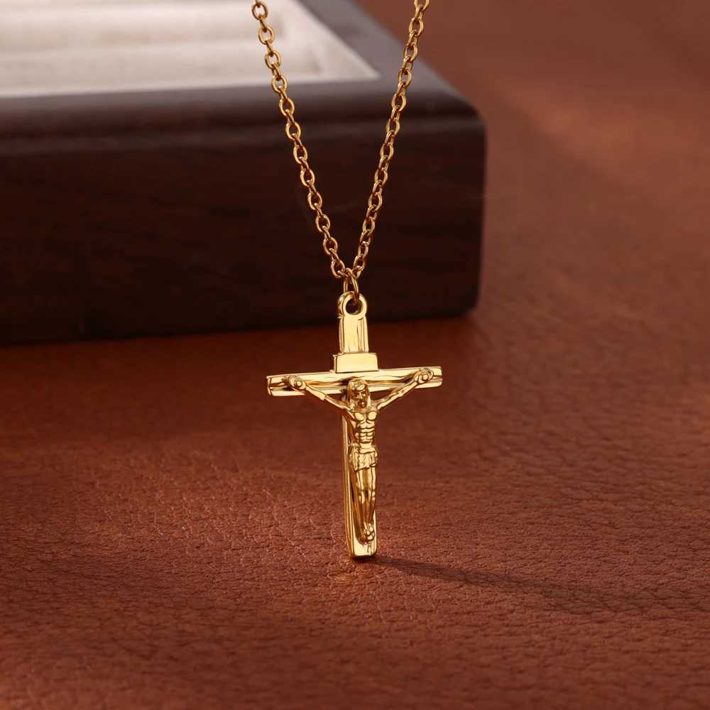 Stainl Steel Jesus Cross Necklace For Women Men Gold Color Caravaca Angels Crucifix Charm Choker Rper Jewelry Hip Hop GiftXJ250912