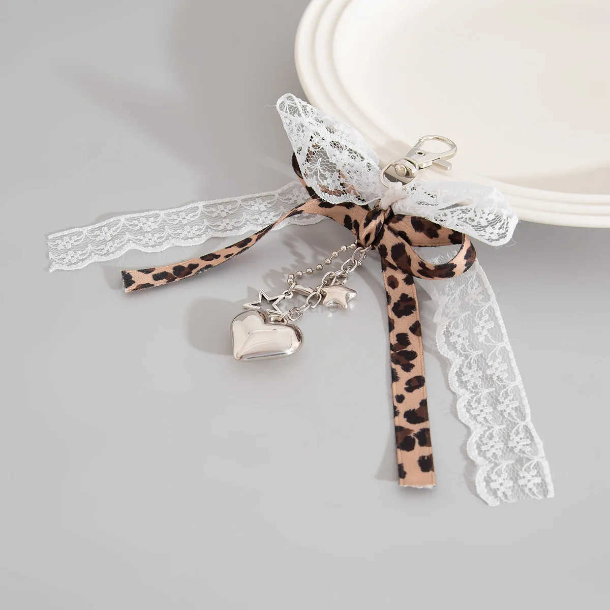 Goth Y2K Lace Bow Key Chain Heart Charm Pendant Kawaii Leopard Key Chain for Bag Accessory Women Trendy Tassel Chain Jewelry M250912