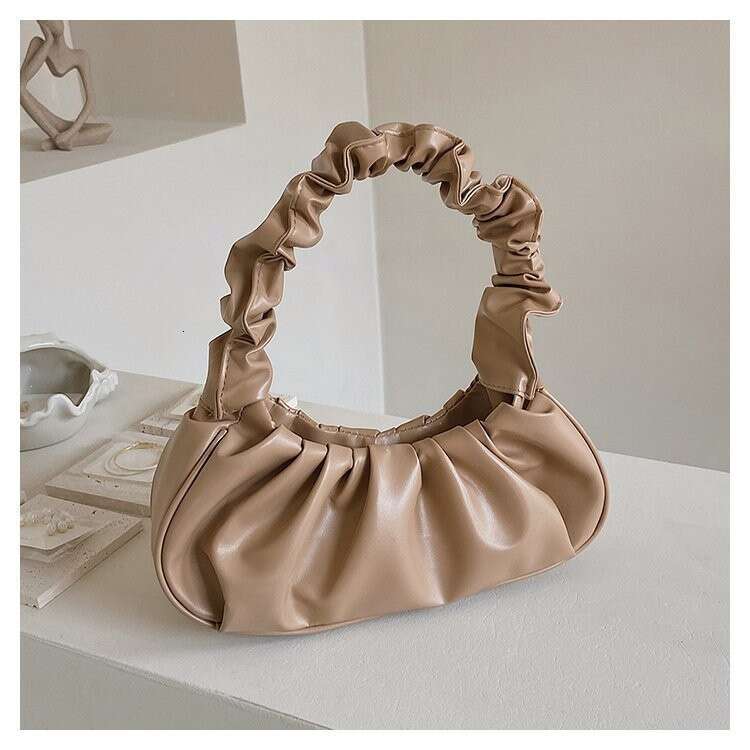 2025 New Korean Women's Single Shoulder Dumpling French Style Fashion Cloud Pleated Handbag Underarm Bag