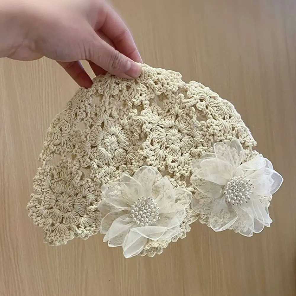 1Pc Flowers Hollowed Out Knitted Hat Handmade Lace Sklies Hat Casual Breathab Beret Fashion Summer Sun Hat for Wen G250910