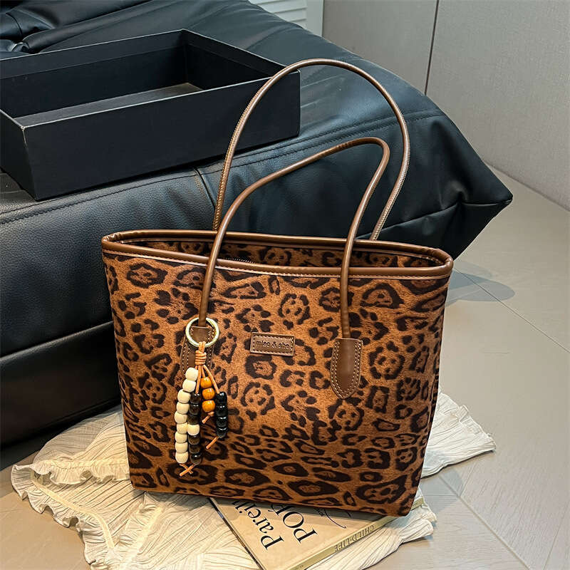 Designer Bag Shoulder Bags Large Capacity Bag Underarm for Women 2025 Winter New Fashion Casual Shoulder Daily Commute Tote Bag