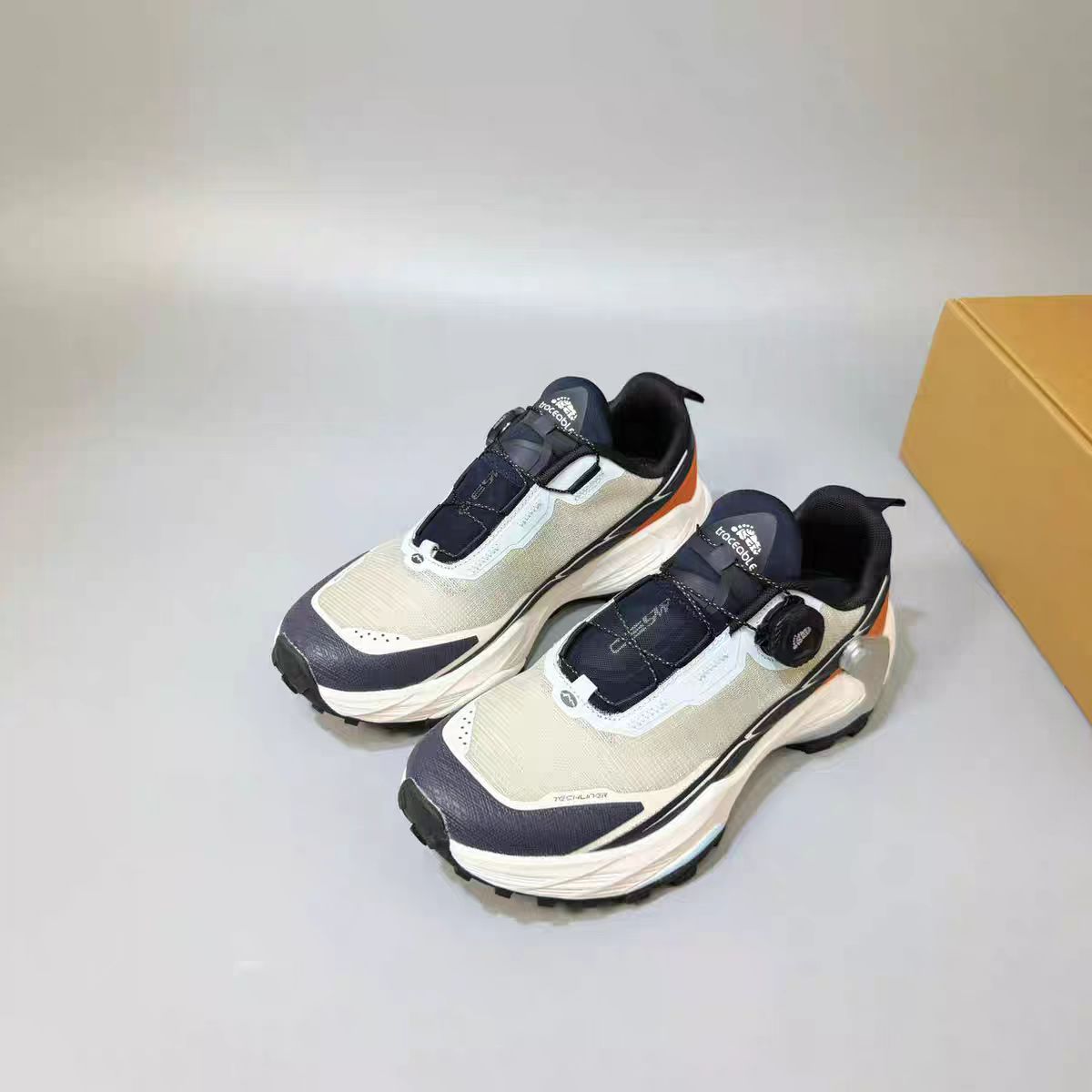 traceable Foreign Trade Men's Shoes Non-Slip Wear-Resistant Outdoor Shoes Lightweight Hiking Shoes Button Trail Shoes Summer Breathable Sports Sh