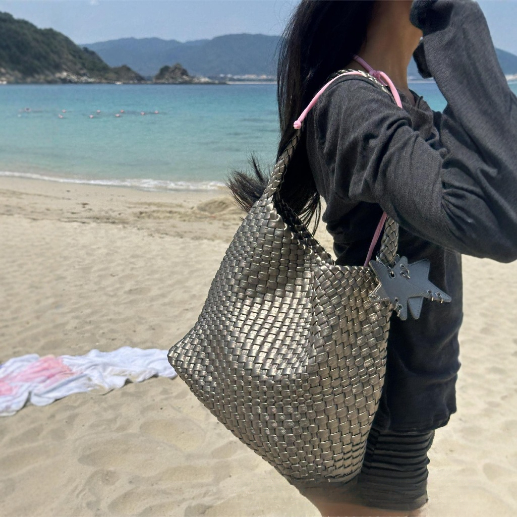 Free shipping autumn and winter series high-quality hand woven large capacity beach handbag high-end women's shoulder width handbag durable and t