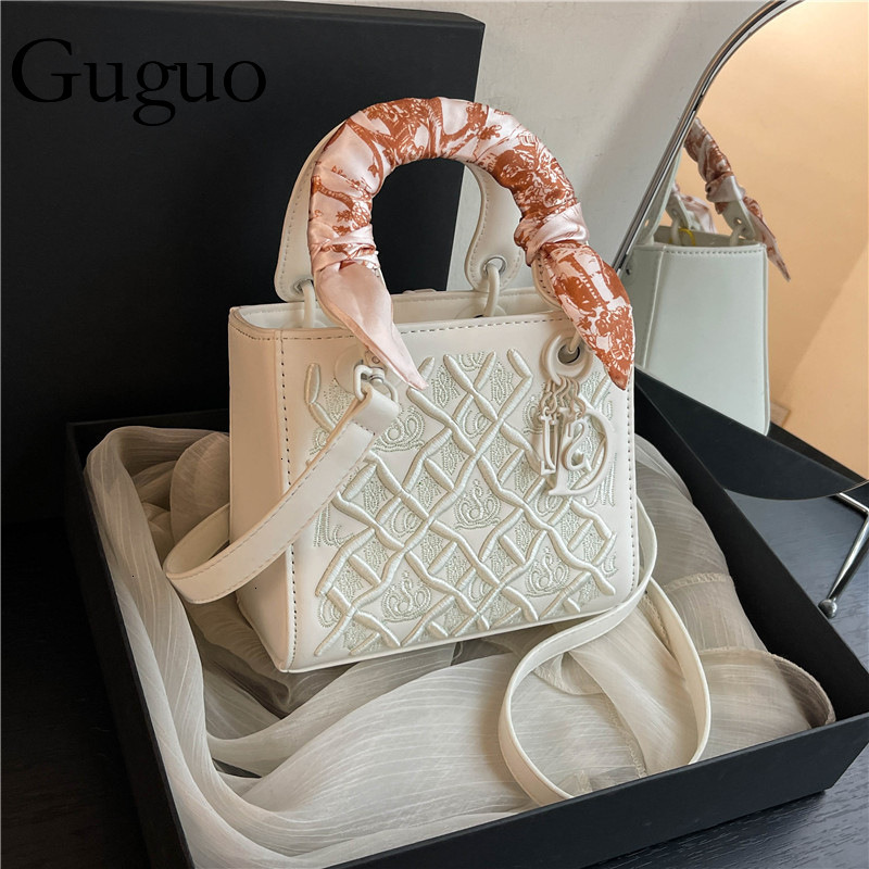 Guguo Free Shipping Blue Delicate Princess Designer Diana Bag For Women New High-value Exquisite Ins Luxury Handbag Socialite Outing Crossbody Bag