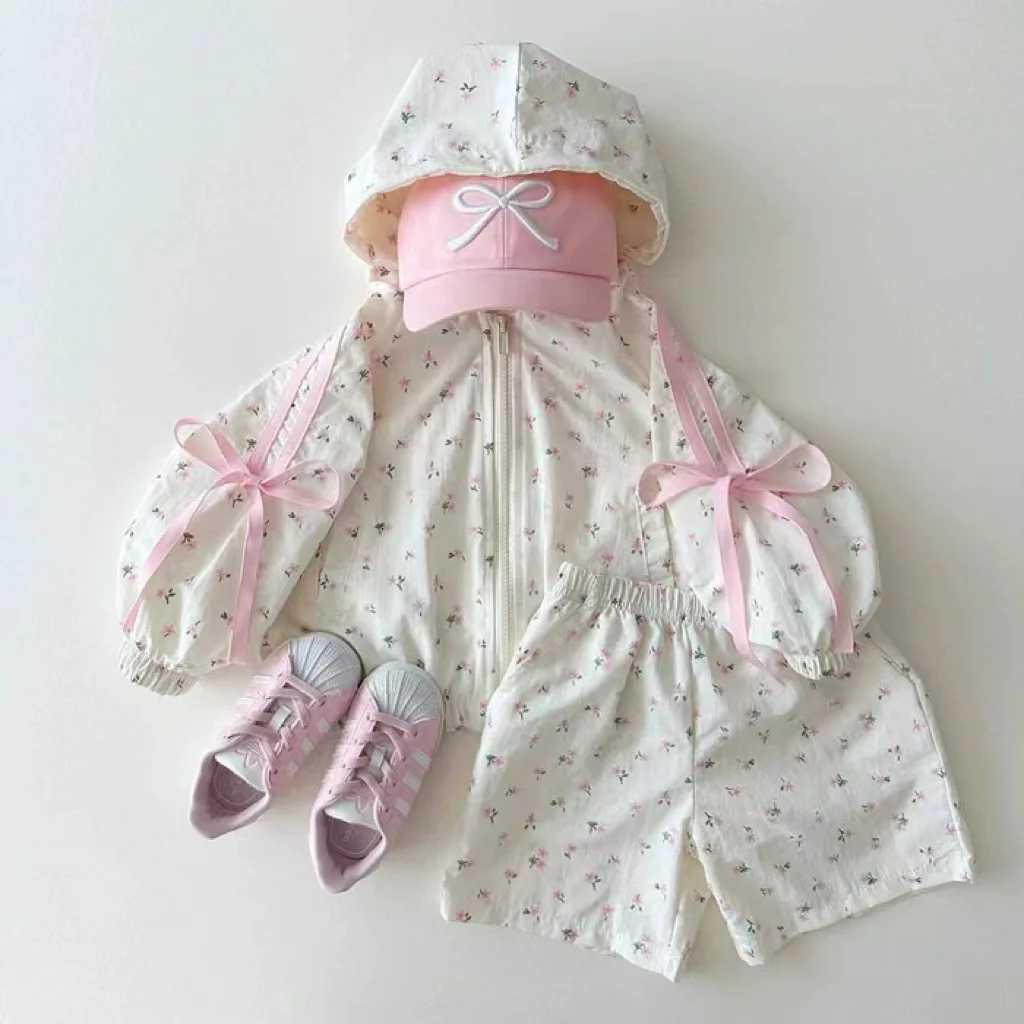 Summer New Children Long Sleeve Sunscreen Set Baby Girls Hooded Cardigan Coat Toddler Floral Bow Shorts Suit Kids Casual Outfits C250913