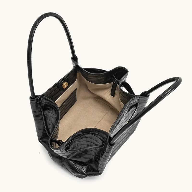 2025 Womens Fashion Commuter Leather Handbag Large Capacity Suede Shoulder Commuter Dumpling Bag Shoulder Bag L250912