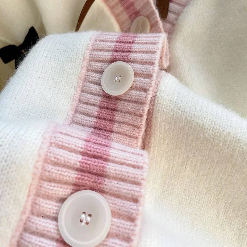 Loose-Fit Women's Autumn/Winter Bow Sweater Jacket 2024 New Style Sensibility Age-Reducing Japanese Knitted Cardigan V-Neck dongdumaoyi