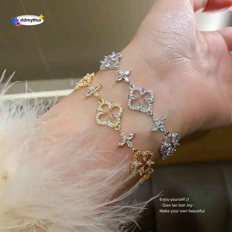 Sier Tone Clover - Shaped Bracelet With Rhinestone Accents Elegant Party Gift For Her High Quality And Sparkling Jewelry ddmythur Z260313
