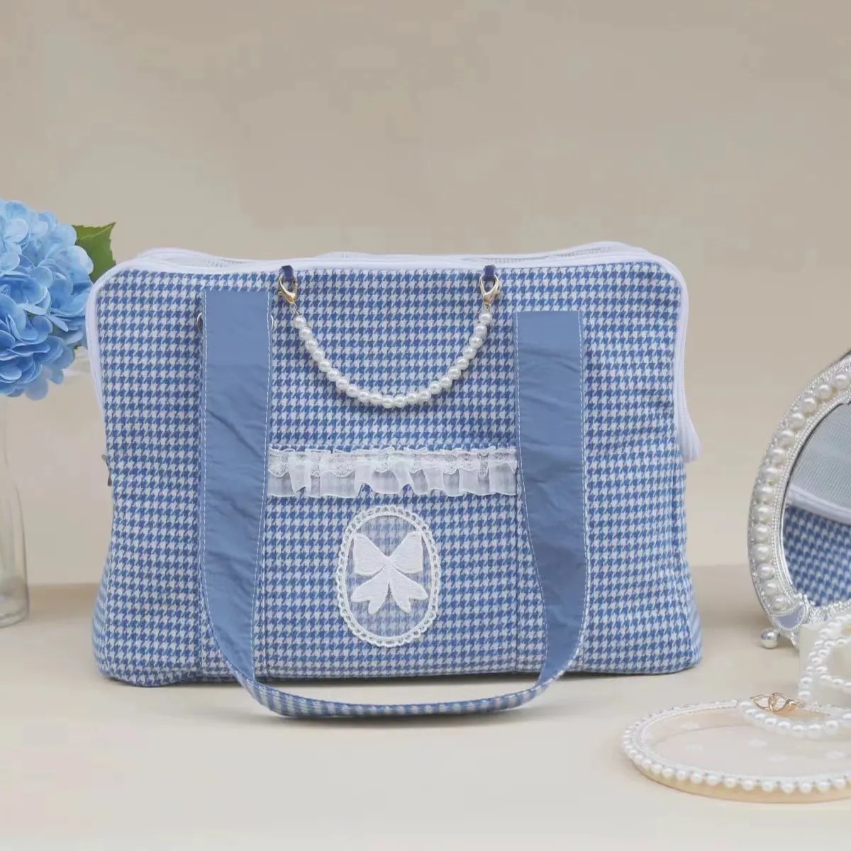 Dog out carrying bag Pet small dog and cat bag Single shoulder crossbody travel cat handbag lightweight airline case Dog bag