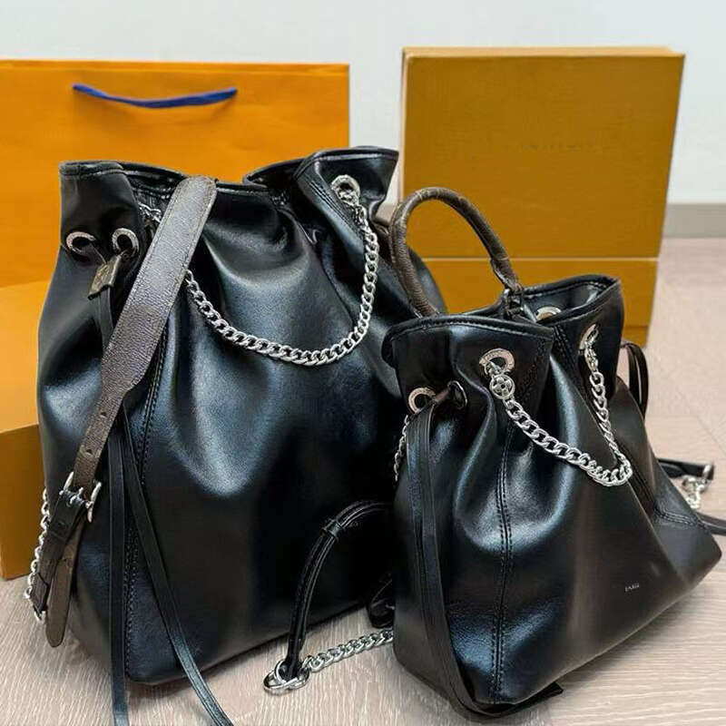 Off Duty Vibe Backpack Designer Women Backpacks Casual Fashion High Quality Leather Shoulder Bags Chain Crossbody Bag