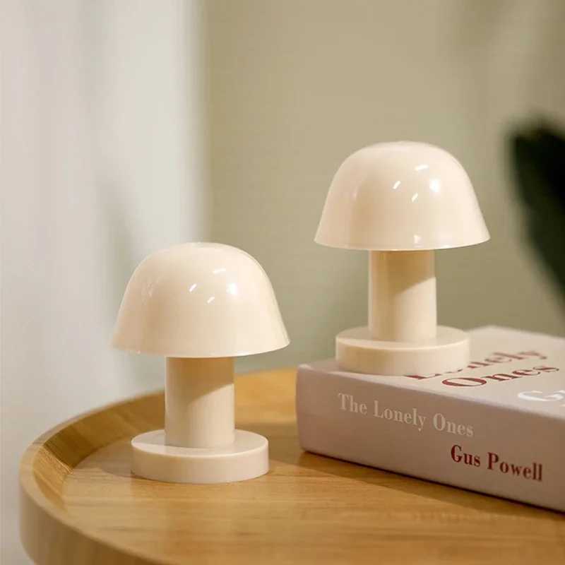 Mini Creative Mushroom LED Night Light Battery Powered Portable Desktop Sunset Night Lamp for Coffee Bar Bedroom Home Decor Gift C251122