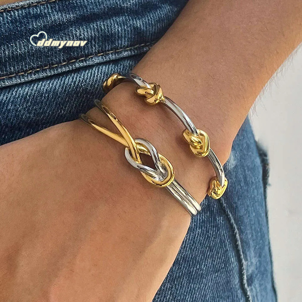 Designer Bangle Chic Stacking Accessory Elegant Unisex Wristwear Crafted from High-Quality Materials Bracelets ddmynov