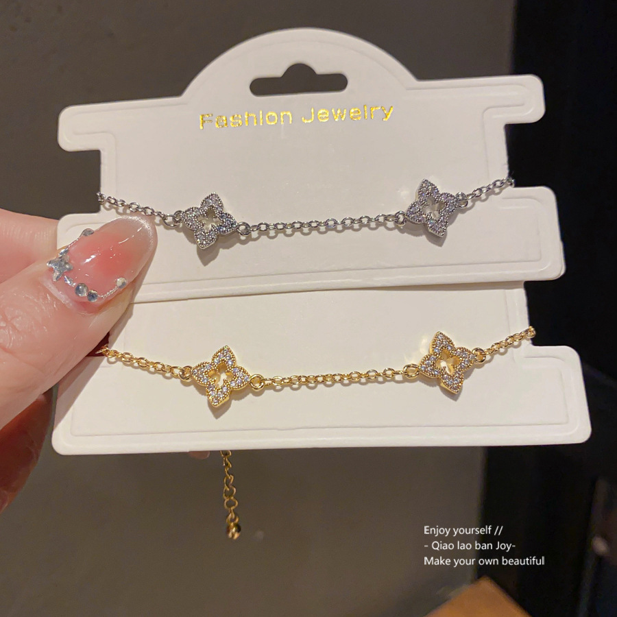 Gold - Toned Bracelet With Four - Leaf Pattern And Rhinestone Embellishments Delicate Daily & Elegant Jewelry Gift For Her High - Quality And Stylish 