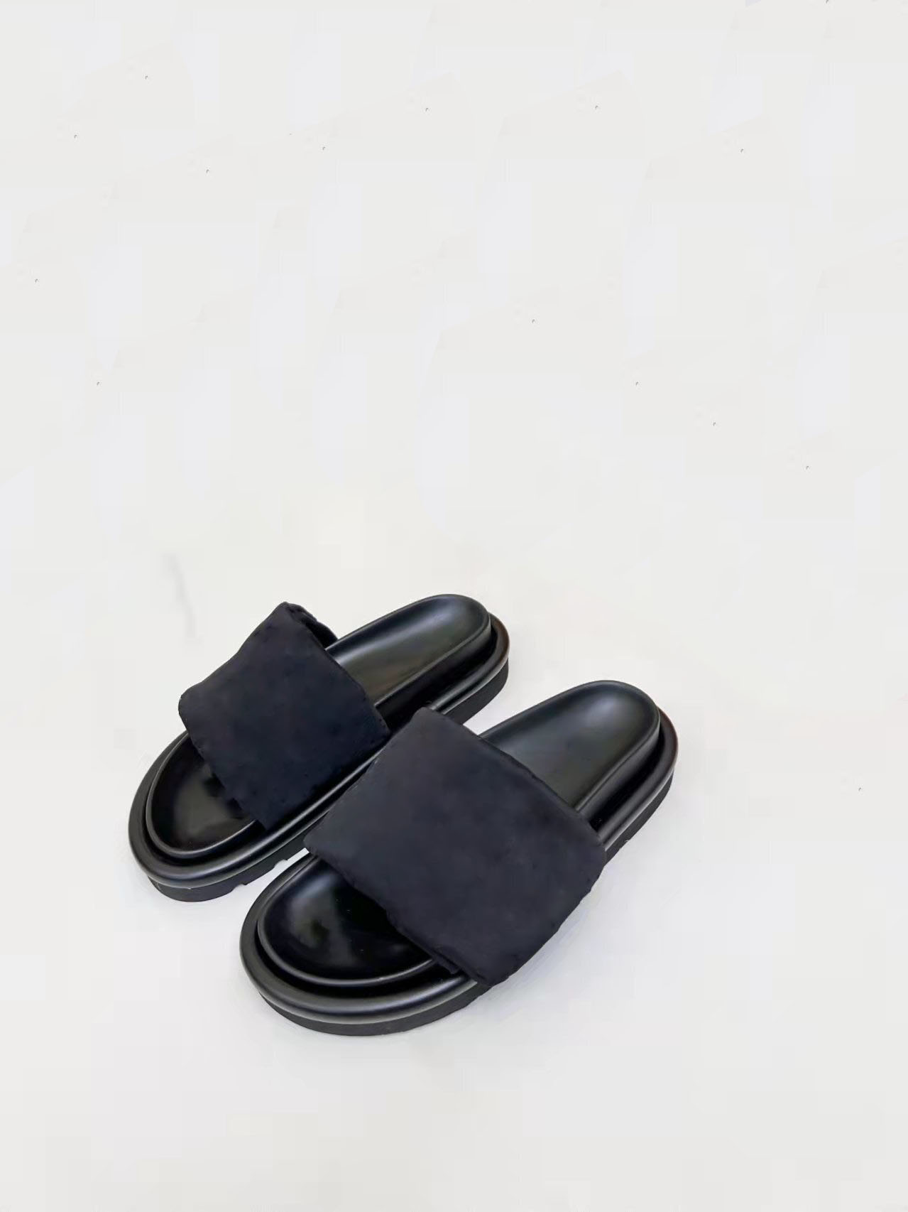 Fashionable Men's & Womens Comfortable Slipper Collection Featuring Durable Leather Sole