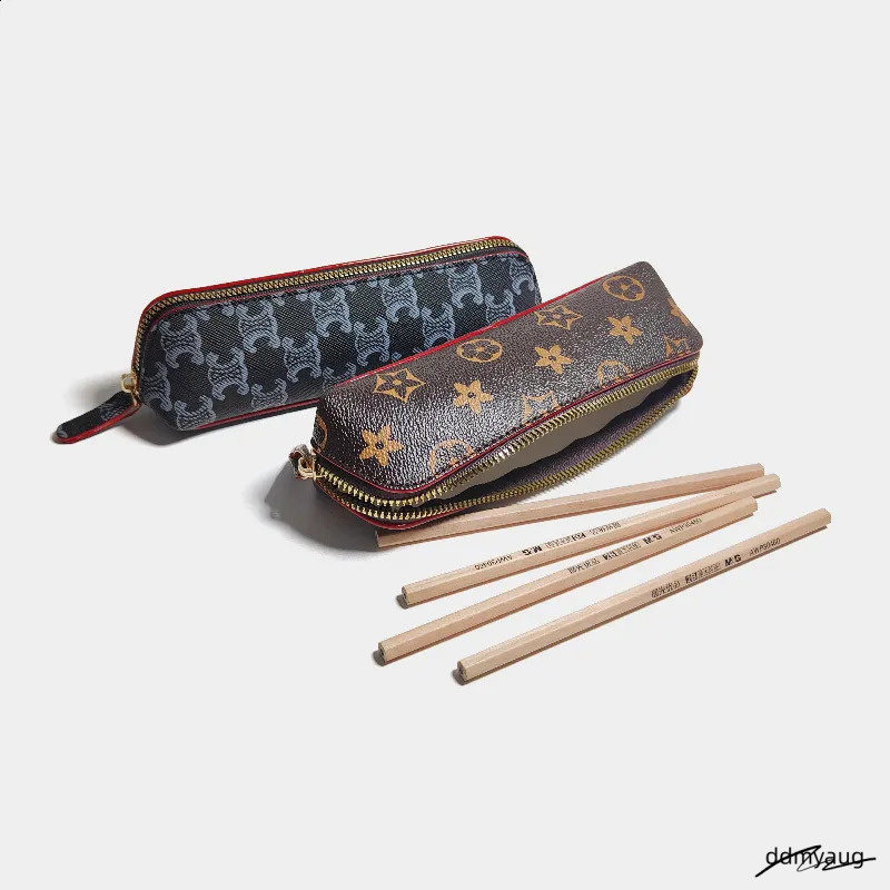 Wholesale Simple Printed Pattern Brown Classic Vintage Leather Case Large Capacity Pencil Bag Bun Style 250818 ddmyAug