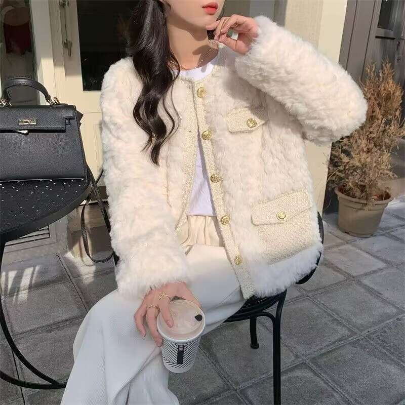 DHEssentials Quilted Thickened Little Chanel Style Lamb Wool Coat 2025 Autumn Winter Versatile New Outerwear Plush Loose Top for Women