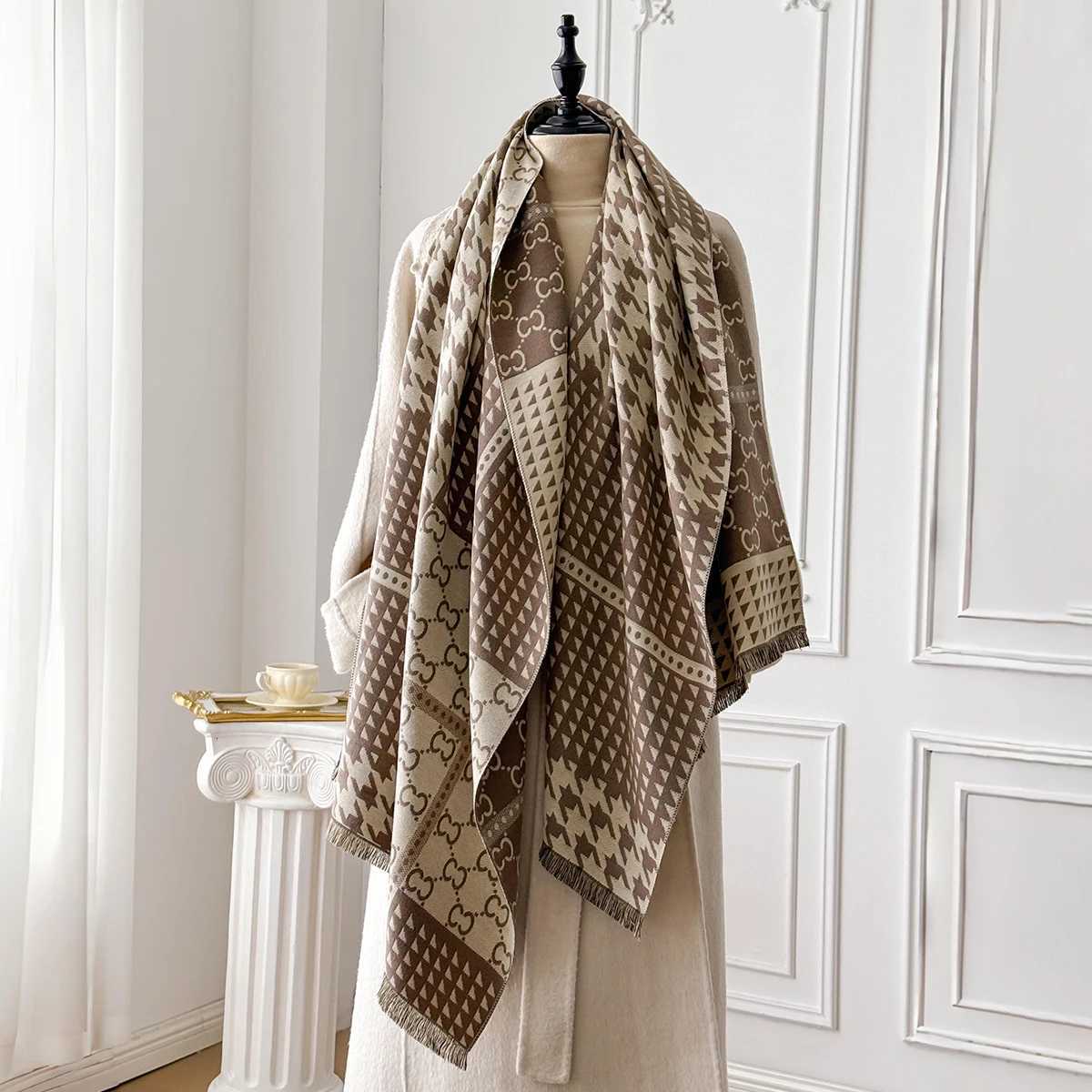 New Egance Houndstooth Print Scarf Soft Warm Fringe Pashmina Jacquard Shawl Autumn and Winter Coldproof Windproof Blanket G250912