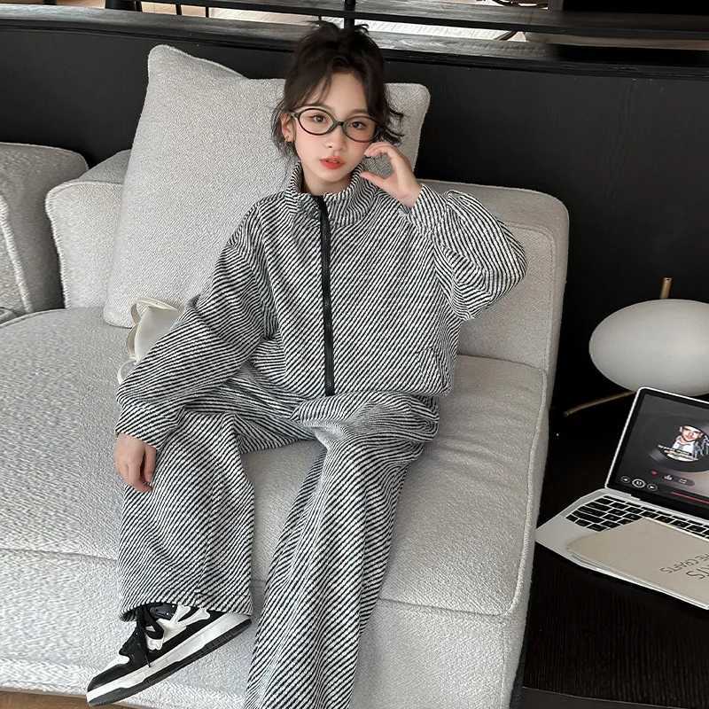 Teen Girls Sets 2025 New Children Spring Fashion Suit Kids Striped JacketsLoose Sports Pants 2 Pcs Outfits New Clothing Set C250913