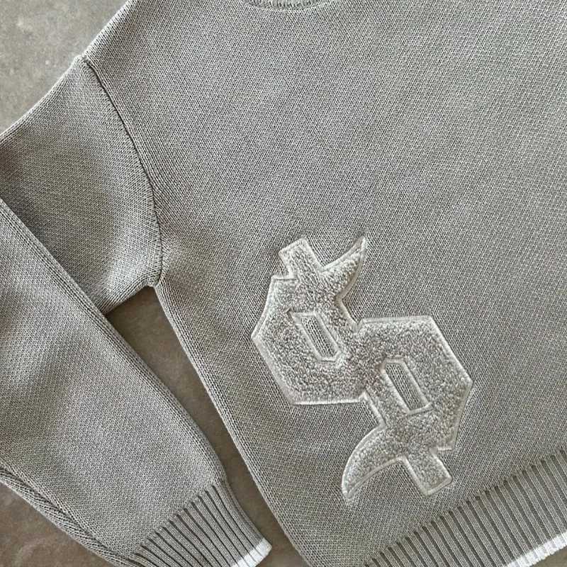 Y2K Round Neck Gray Knitted Sweater New Popular Symbol Pattern Retro Harajuku Pullover Autumn Winter Warm Boxy Mens Clothing W250905