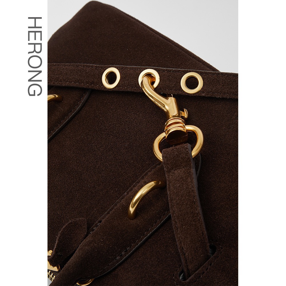 HERONG 2025 New Large Capacity Fashion Women's Handbag Autumn/Winter Vintage Premium Bag Single Shoulder Shell Bag