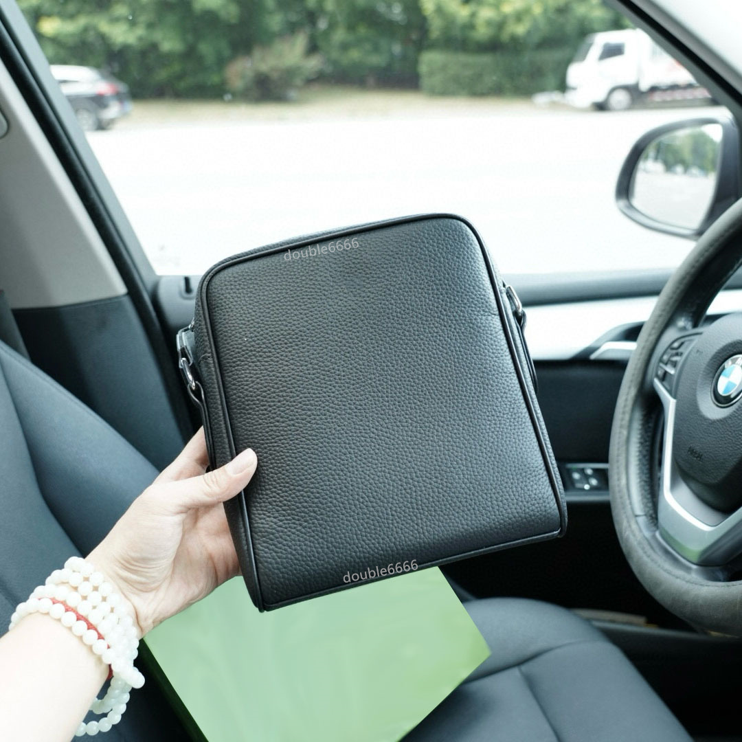 5A Quality Designer Men's Leather Messenger Bag Business Travel Bag Luxury Women's Shoulder Bag Fashion Crossbody Bag postman bag daily commuter bag chest bag work bag