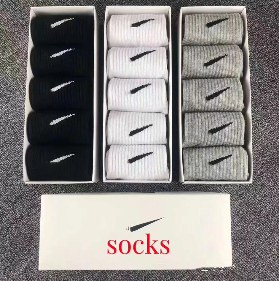 Designer men's pure cotton sports socks white black Grey men's soft and breathable sports stockings medium high solid summer basketball and football socks
