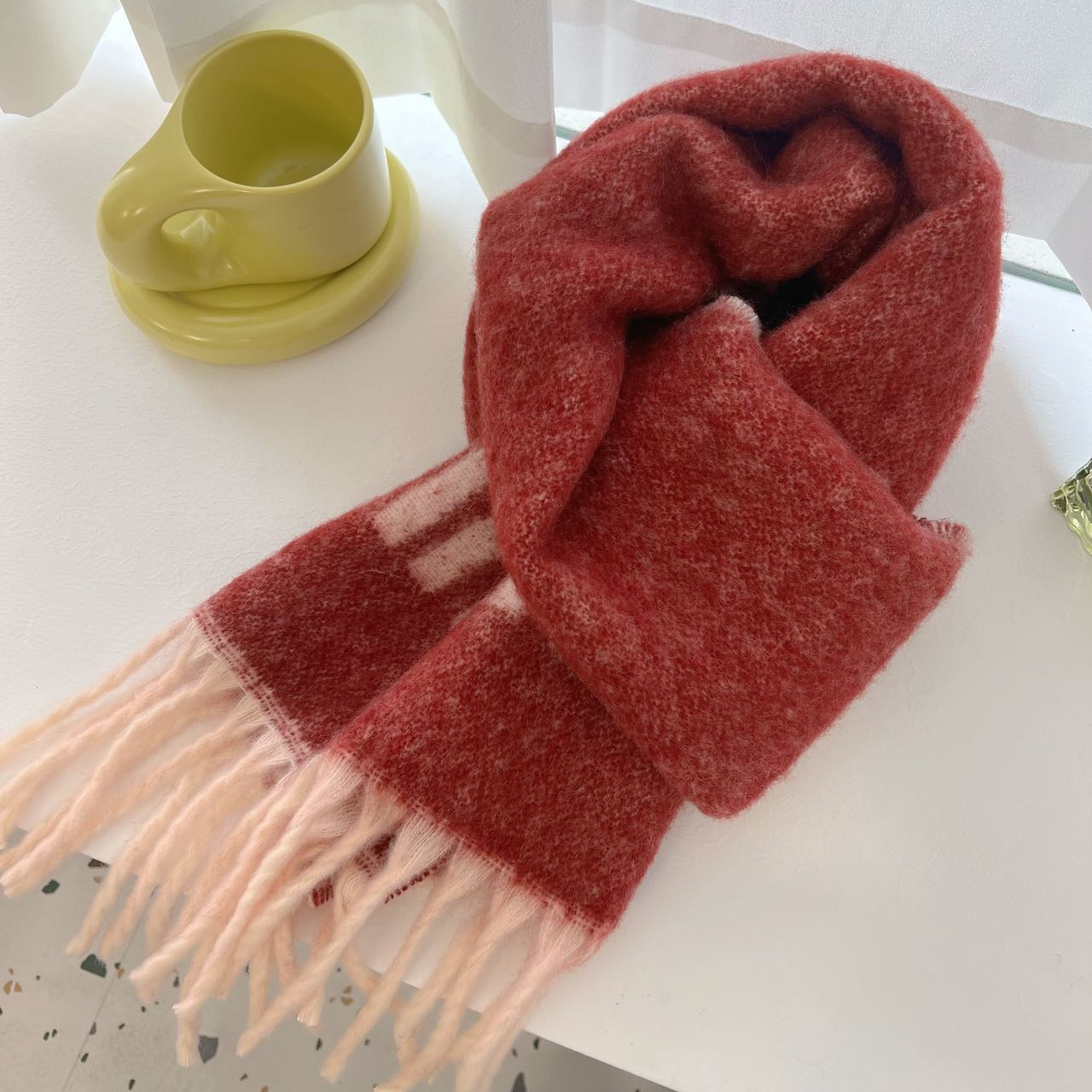 Womens luxury designer knitted warm cashmere fashion letter autumn and winter womens versatile comfortable touch casual neck scarf