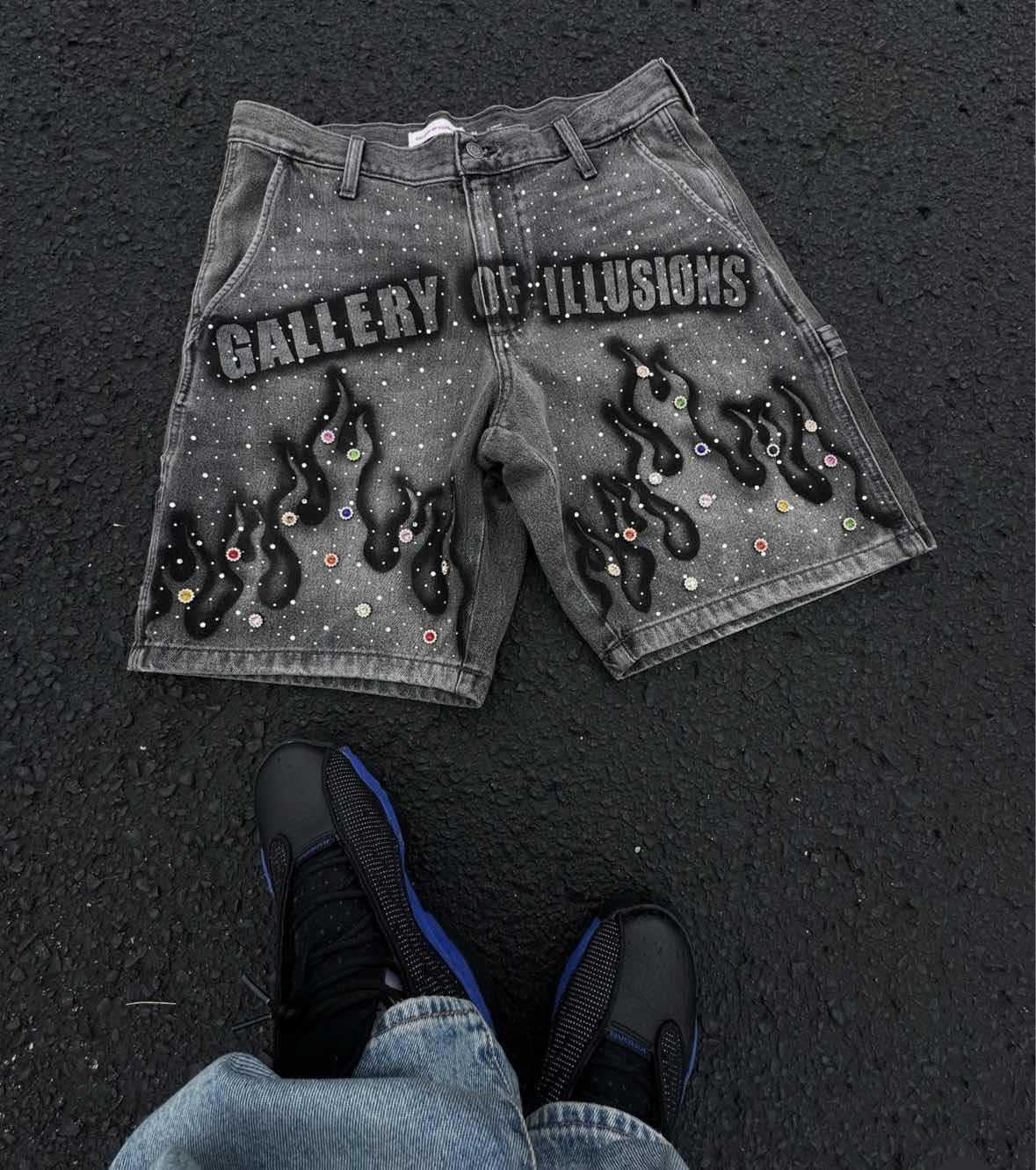 Men's Y2K Fashion Distressed Jeans Retro Rhinestone Flame Pattern Printing Casual Washed Denim Shorts Men Women High Waist Hip Hop Streetwear Des
