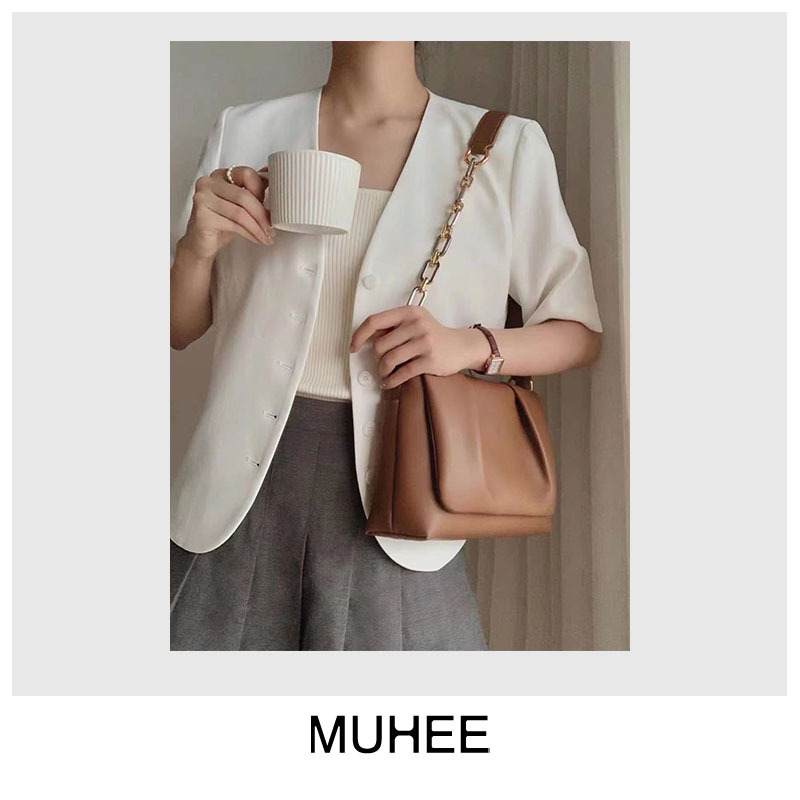 HERONG 2025 new trendy Korean version simple chain bag, fashionable single shoulder women's bag, niche design, crossbody pleated cloud bag